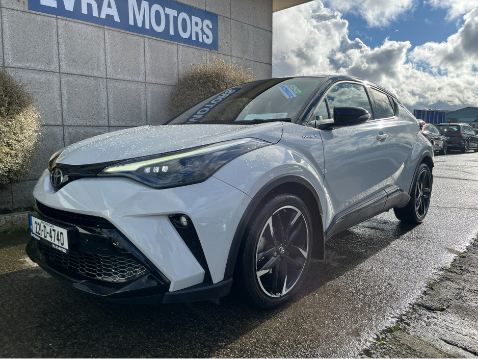 2022 Toyota C-HR - image 5