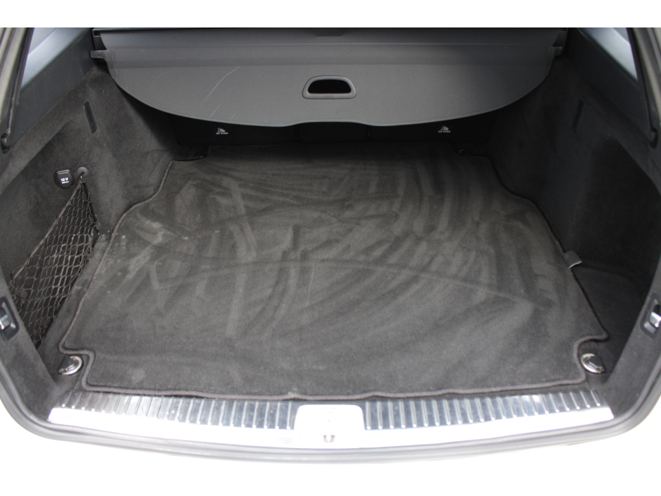 2017 Mercedes-Benz C Class - image 21