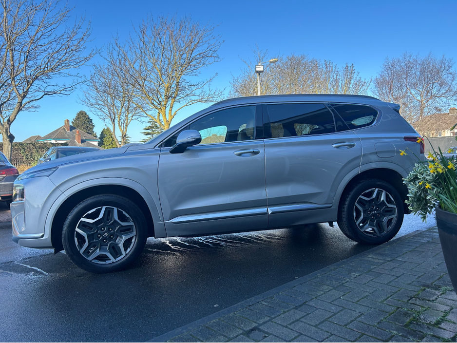 2022 Hyundai Santa Fe - image 6