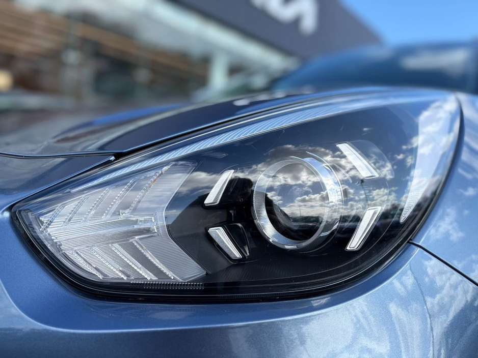 2021 Kia Niro - image 12