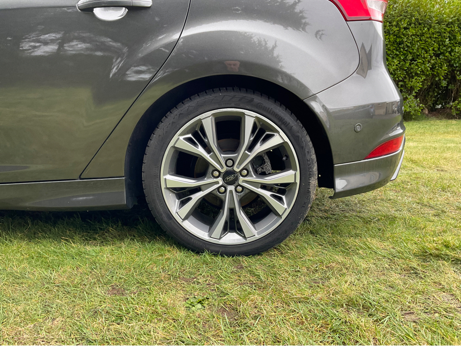 2017 Ford Focus - image 21