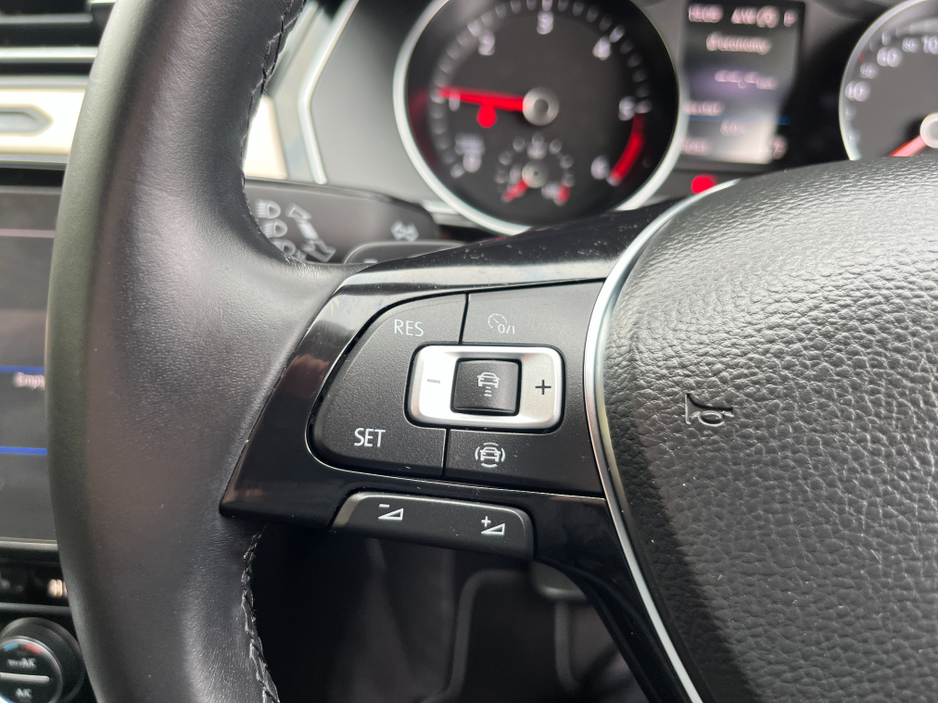 2019 Volkswagen Passat - image 23