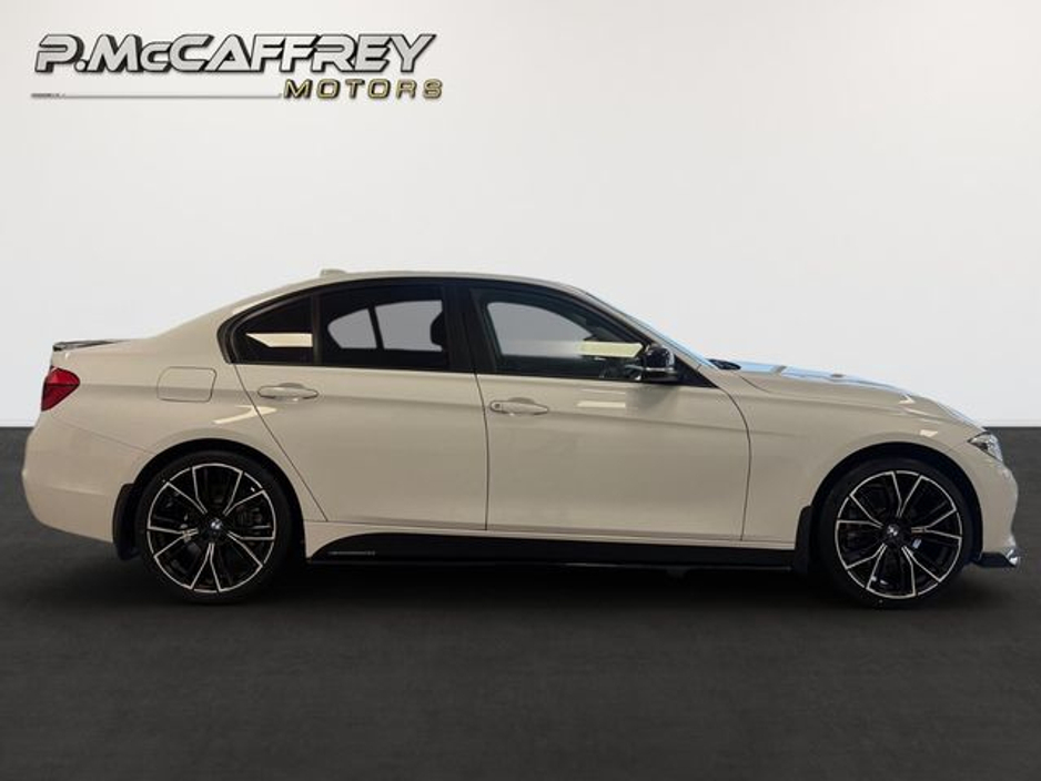 2018 BMW 3 Series - image 2