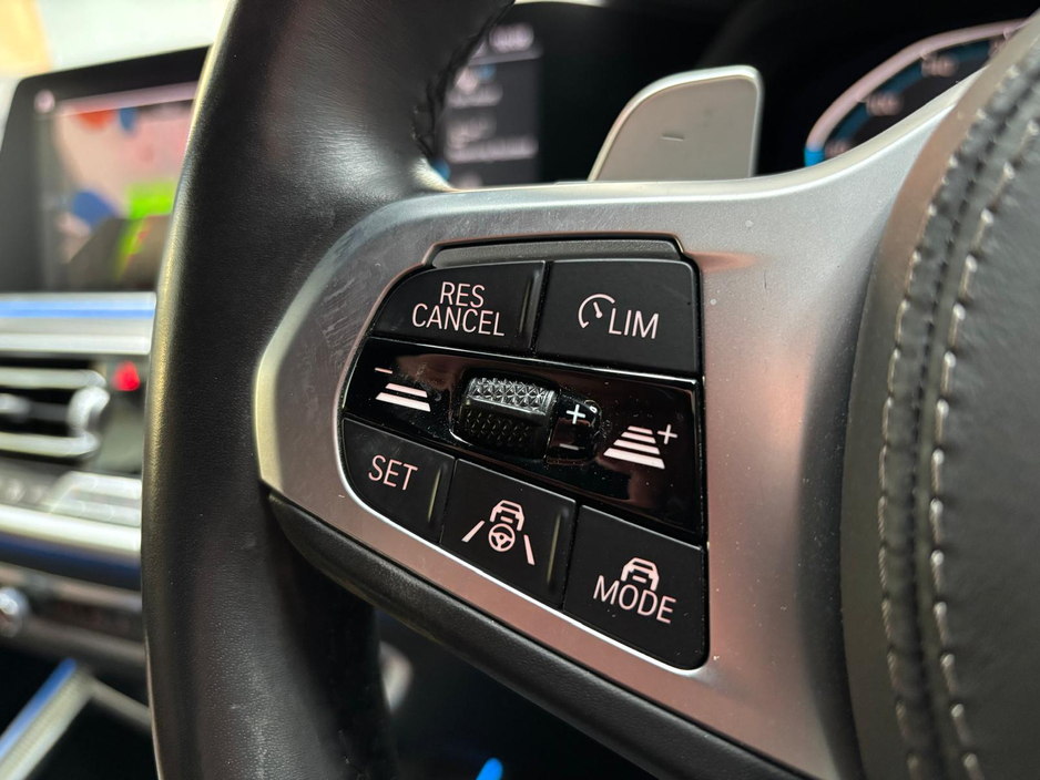 2020 BMW X5 - image 2