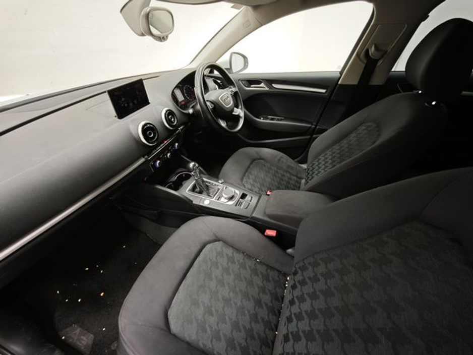 2015 Audi A3 - image 12