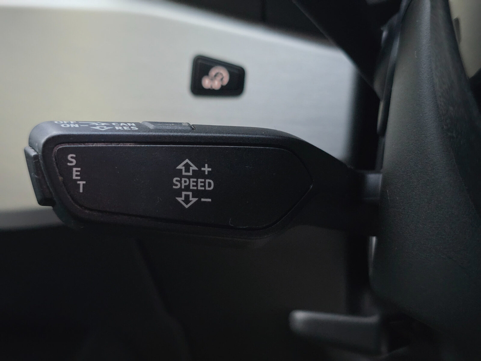 2015 Audi A4 - image 25