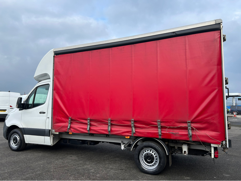 2019 Mercedes-Benz Sprinter - image 14