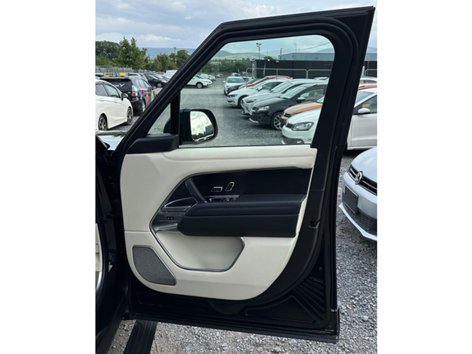 2024 Land Rover Range Rover - image 10