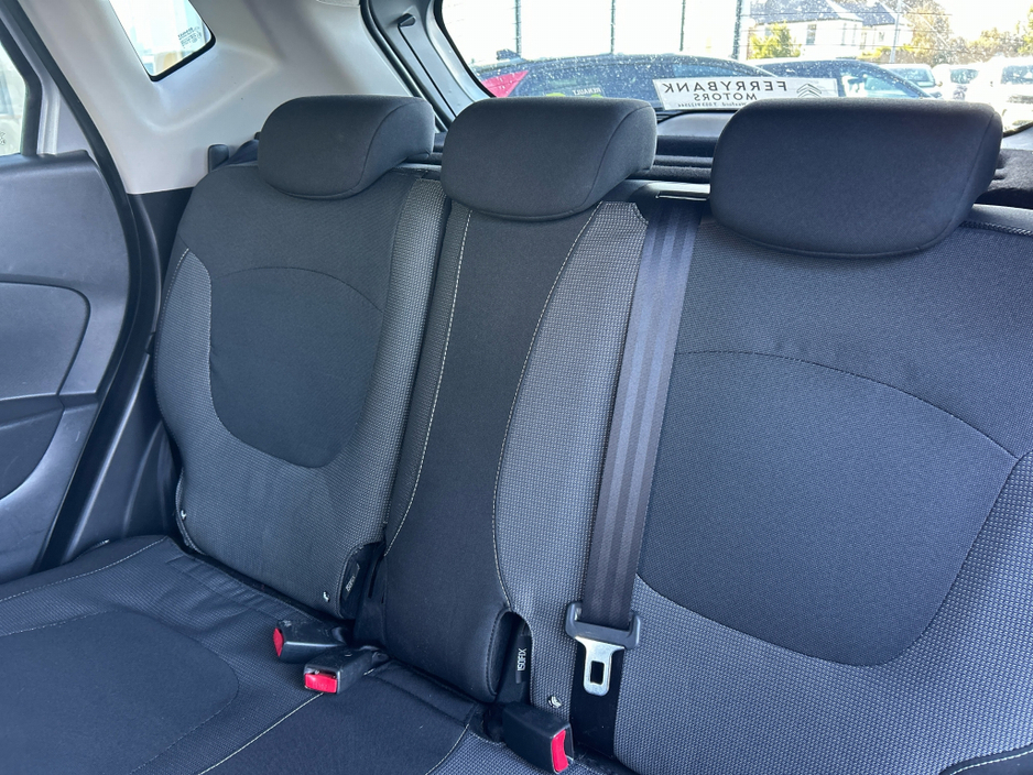 2016 Renault Captur - image 11