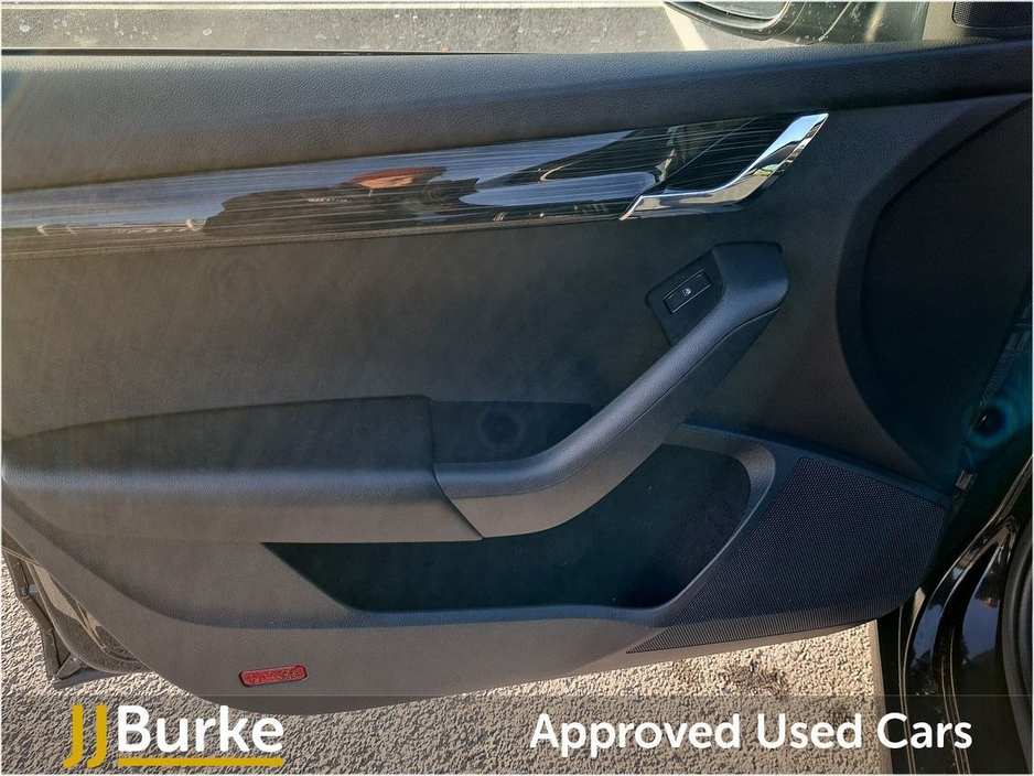 2020 Skoda Octavia - image 15