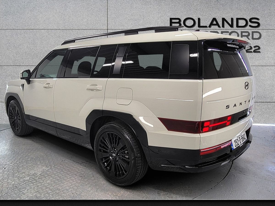 2025 Hyundai Santa Fe - image 2