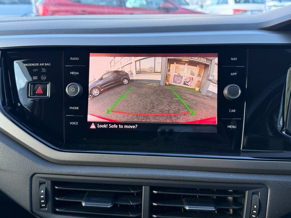 2018 Volkswagen Polo - image 12