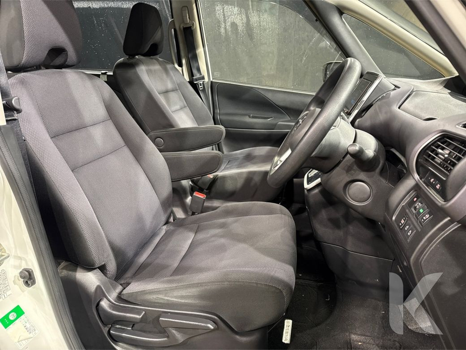 2018 Nissan Serena S-HYBRID 2.0L AUTOMATIC - MULTI FUNCTION STEERING WHEEL - CRUISE CONTROL - HEATING / AC CONTROLS - REVERSE CAMERA €19,950