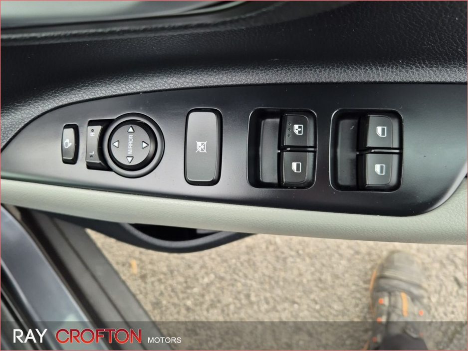 2019 Kia Stonic - image 19