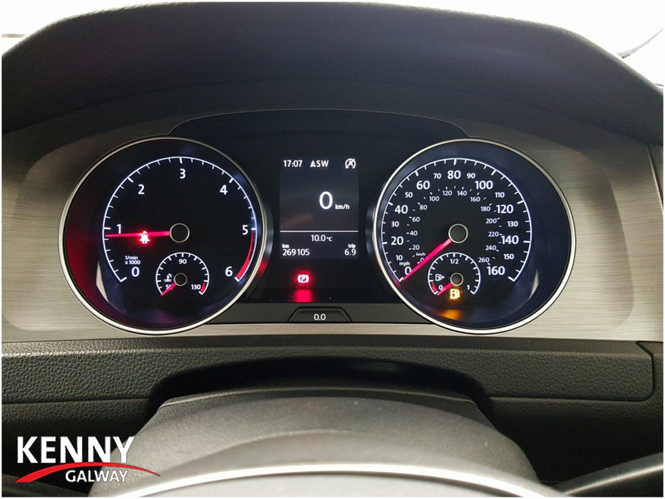 2016 Volkswagen Golf - image 24