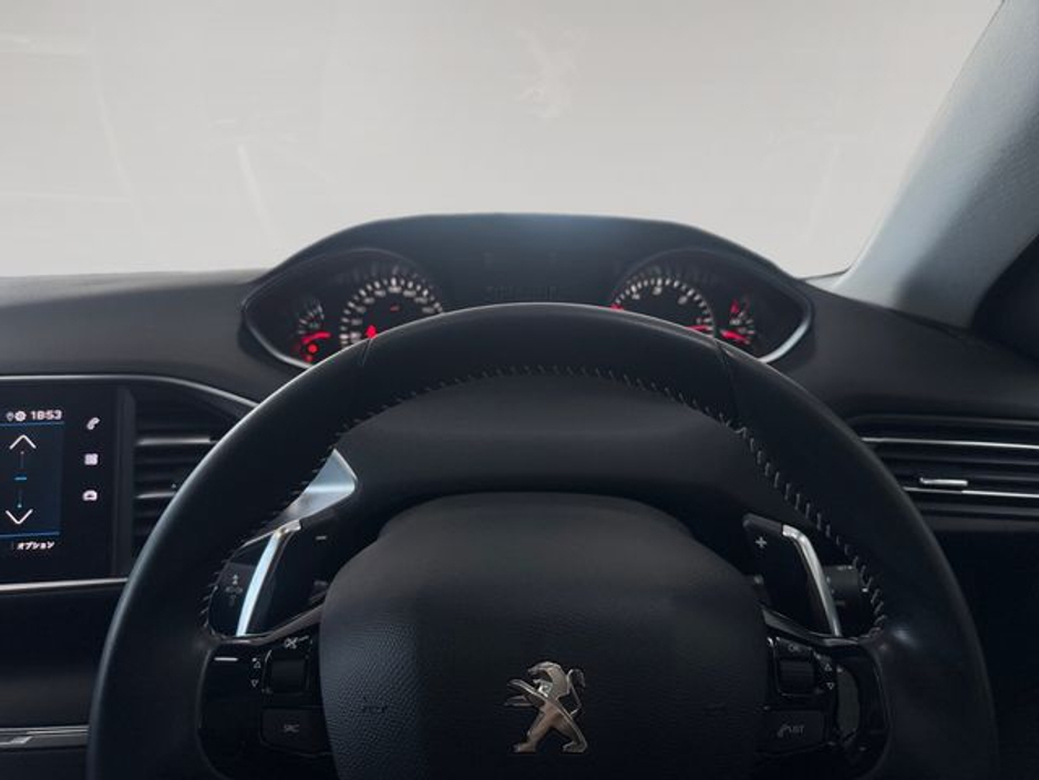 2020 Peugeot 308 - image 13