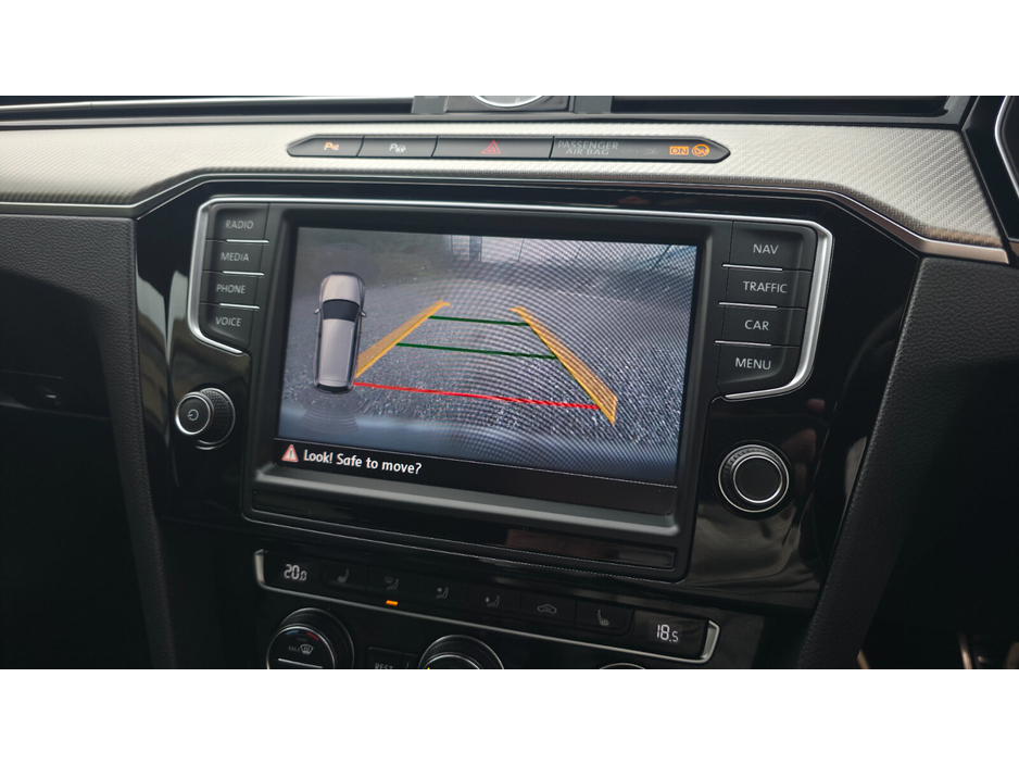 2016 Volkswagen Passat - image 18