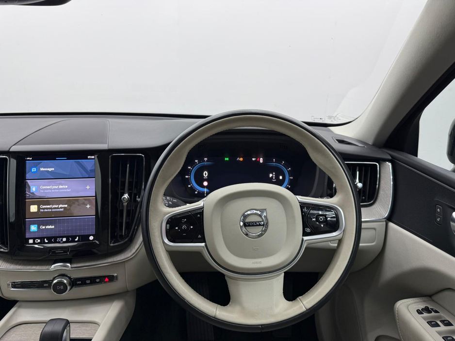 2022 Volvo XC60 B4 diesel MHEV 197hp AT8 Core €39,950