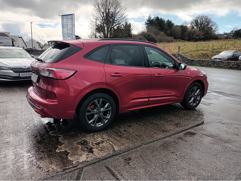 2022 Ford Kuga - image 5