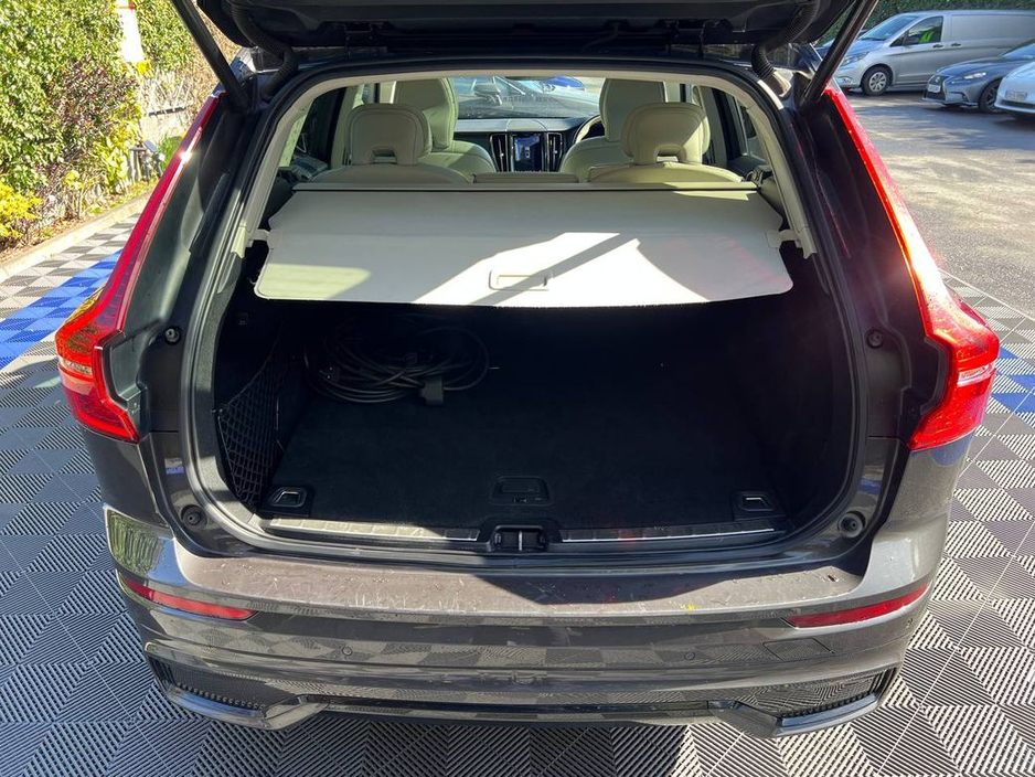 2023 Volvo XC60 - image 15