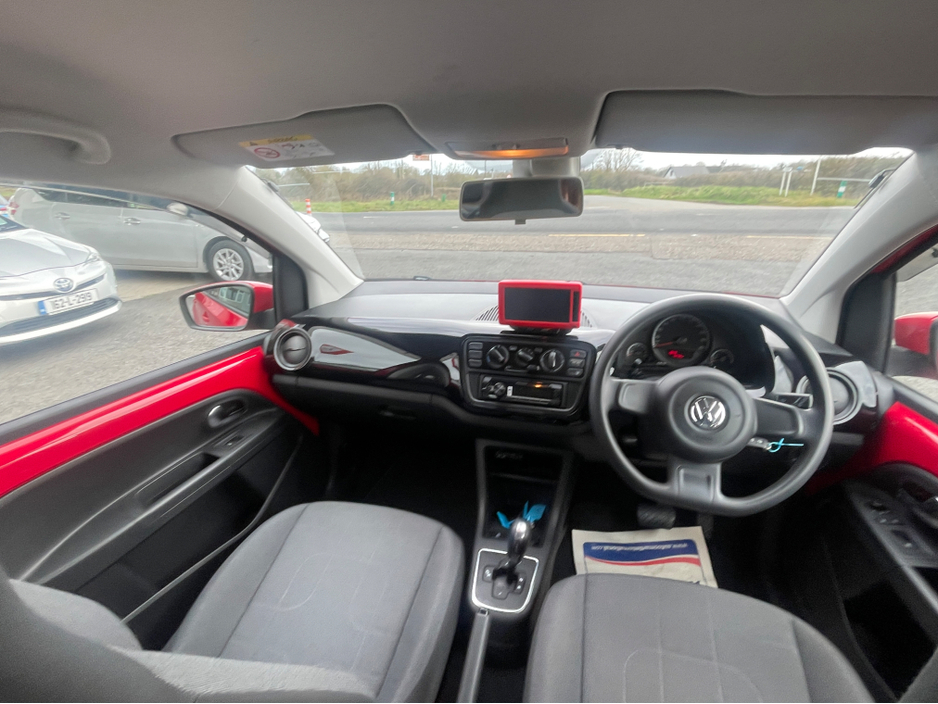 2014 Volkswagen up! - image 13