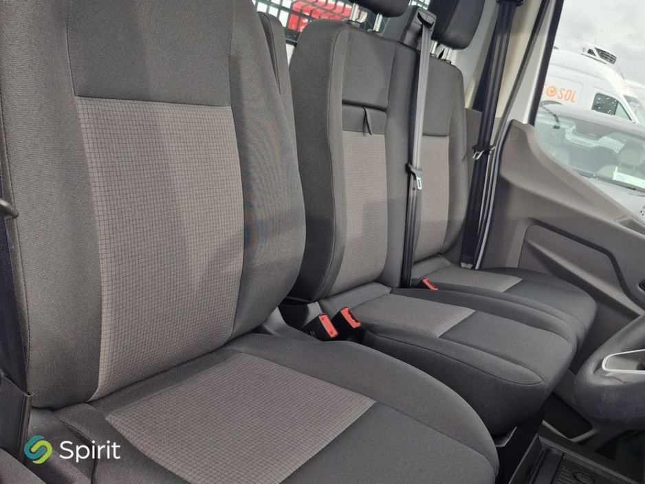 2025 Ford Transit - image 17