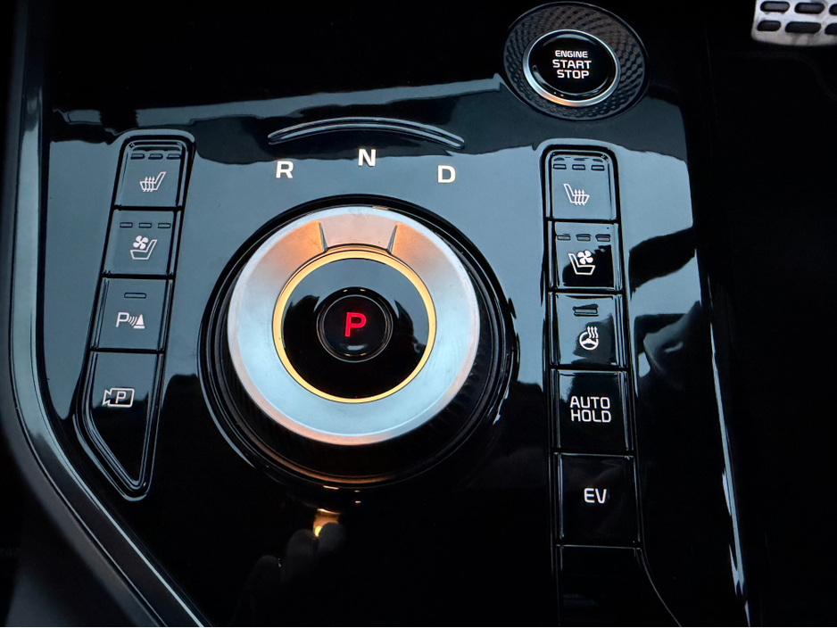 2024 Kia Niro - image 24
