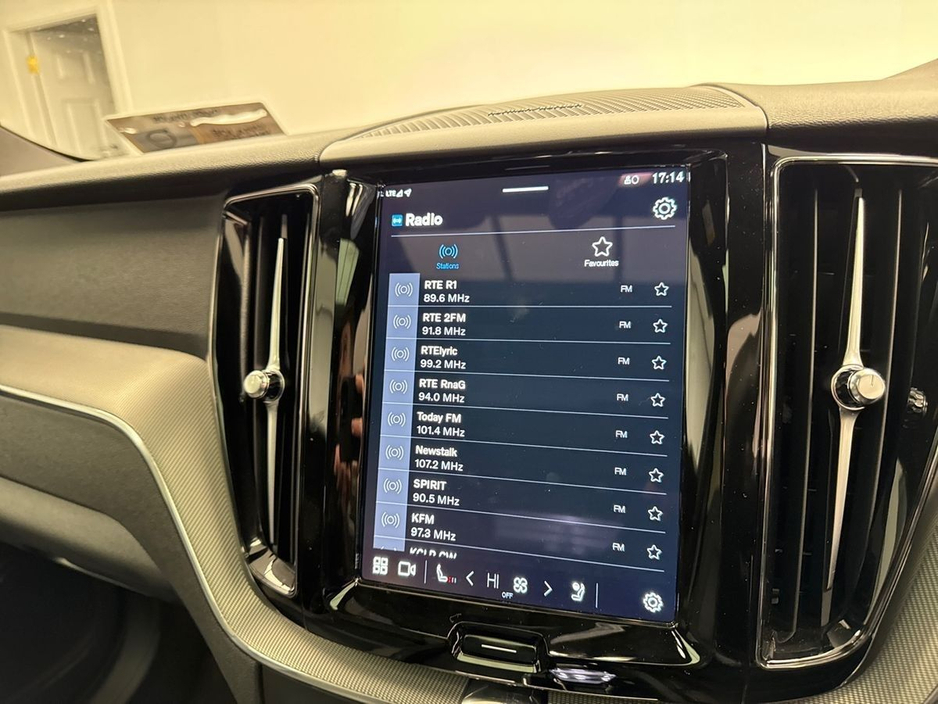 2024 Volvo XC60 - image 18