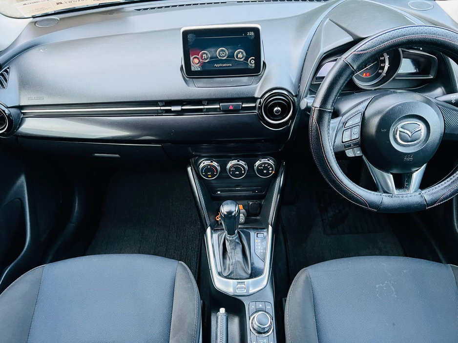 2015 Mazda Demio - image 6