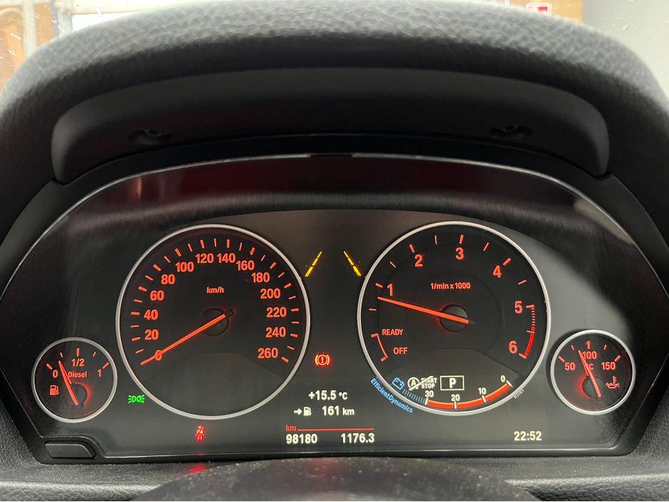 2016 BMW 3 Series - image 23