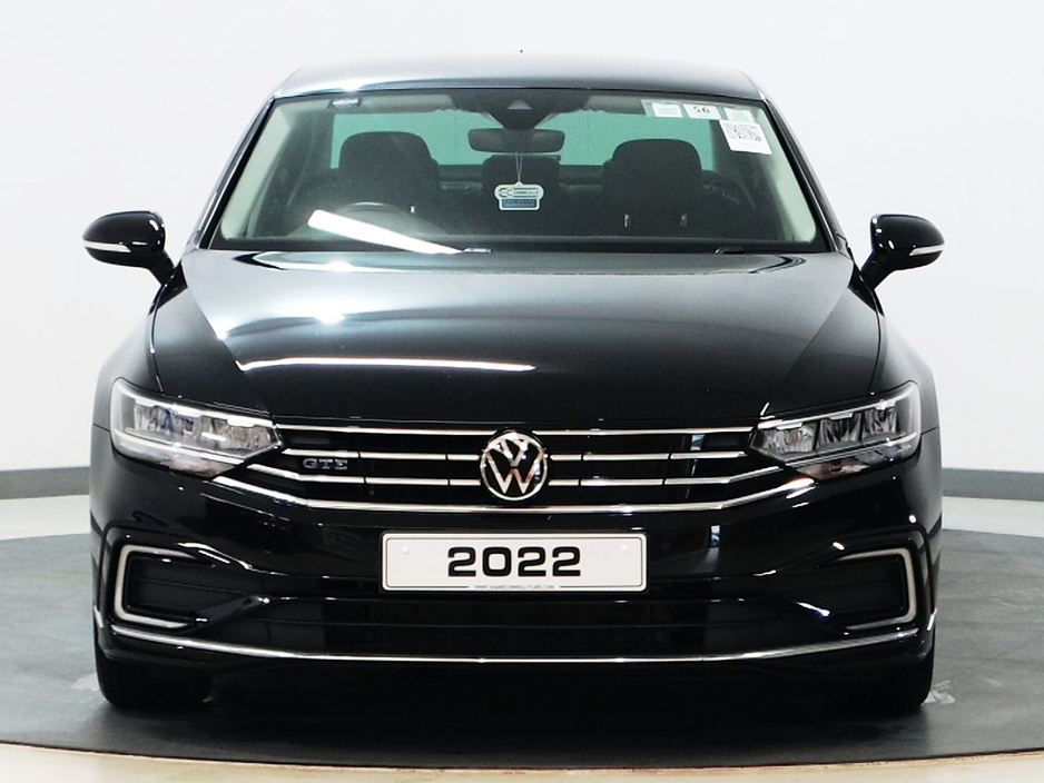 2022 Volkswagen Passat - image 9