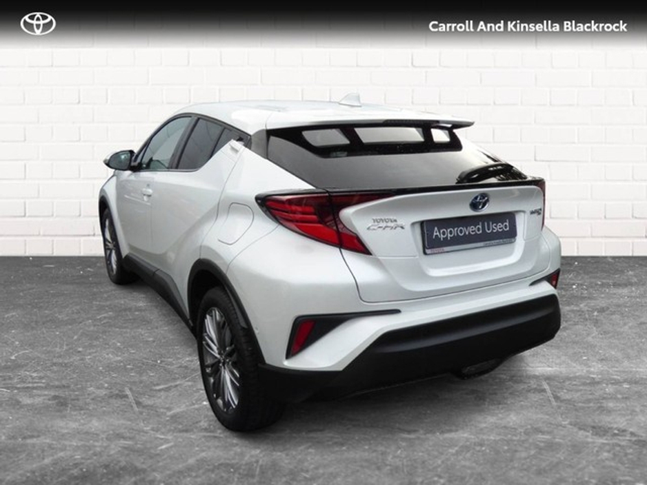 2023 Toyota C-HR Hybrid Sol €31,450