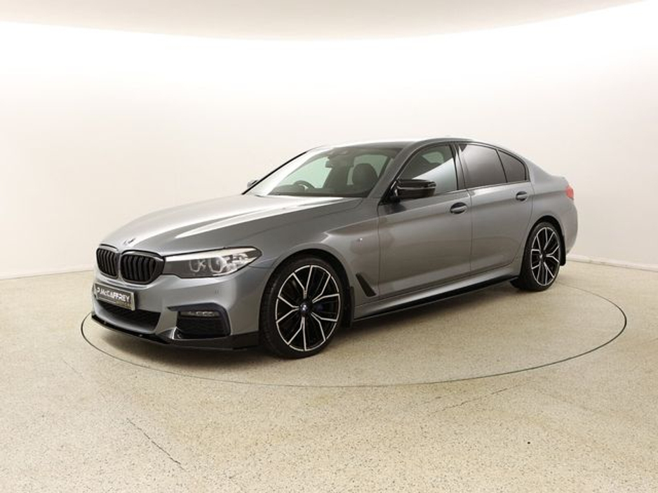 2019 BMW 5 Series - image 3