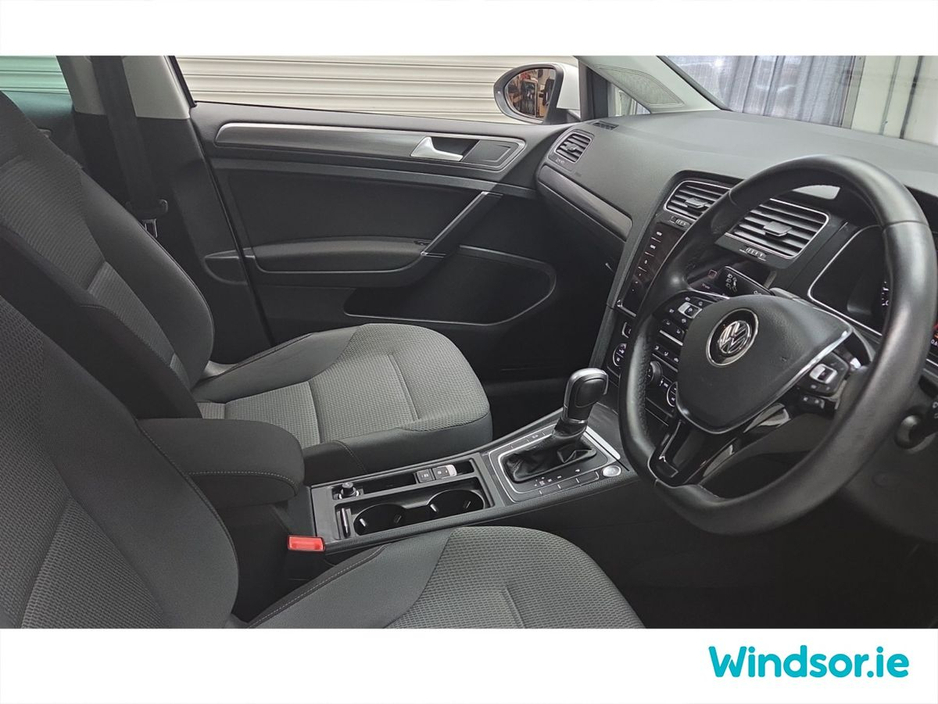 2019 Volkswagen Golf - image 10