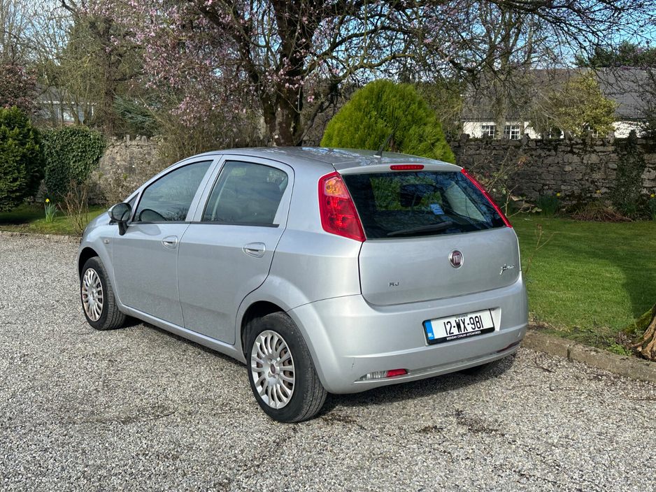 2012 Fiat Punto - image 6