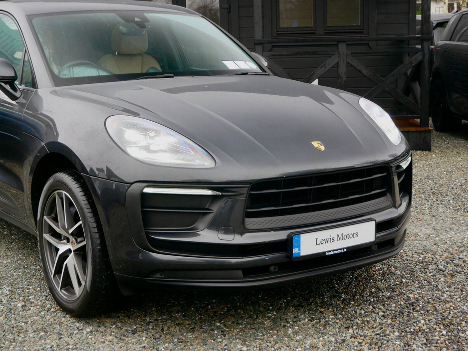 2023 Porsche Macan Macan T €69,950