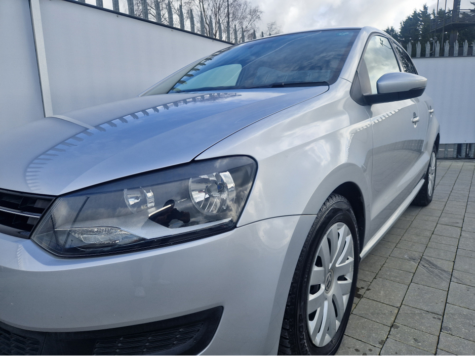 2013 Volkswagen Polo - image 5