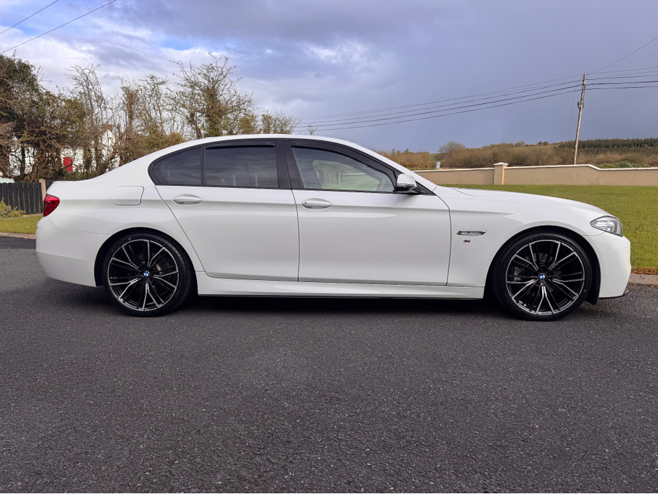 2016 BMW 5 Series - image 16