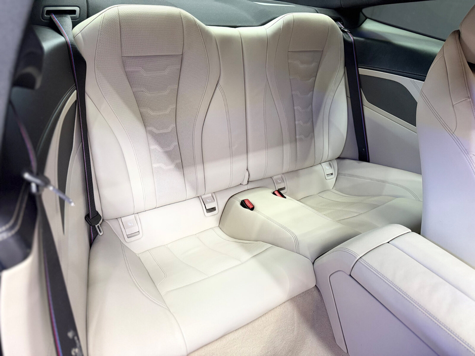 2020 BMW 8 Series - image 22