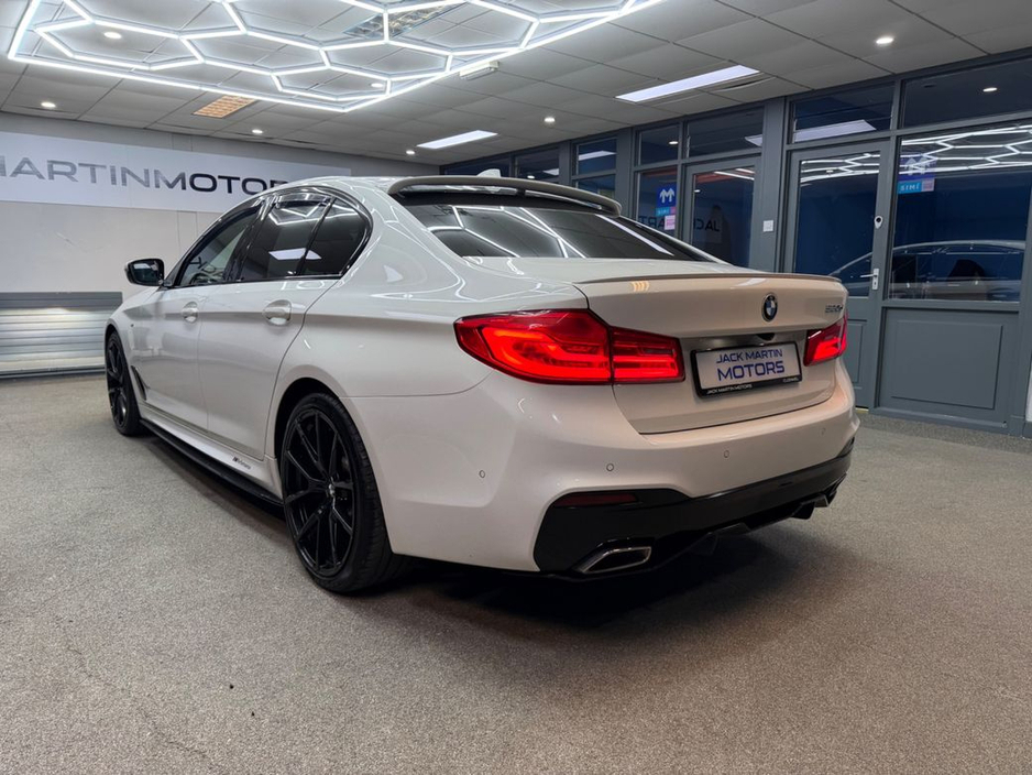 2019 BMW 5 Series - image 17