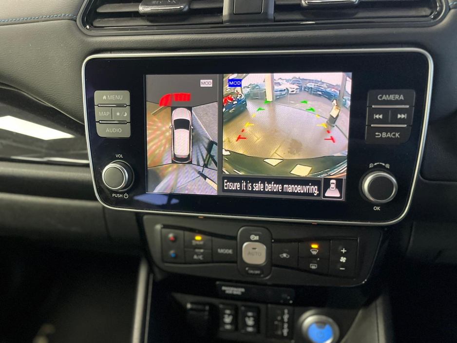 2021 Nissan Leaf - image 11