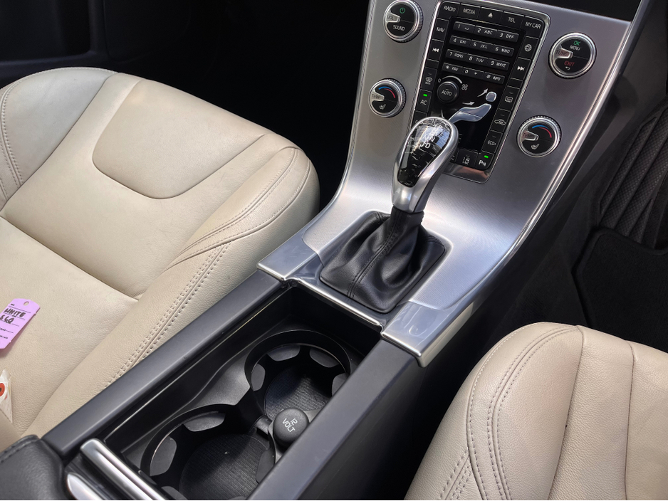 2016 Volvo S60 - image 42