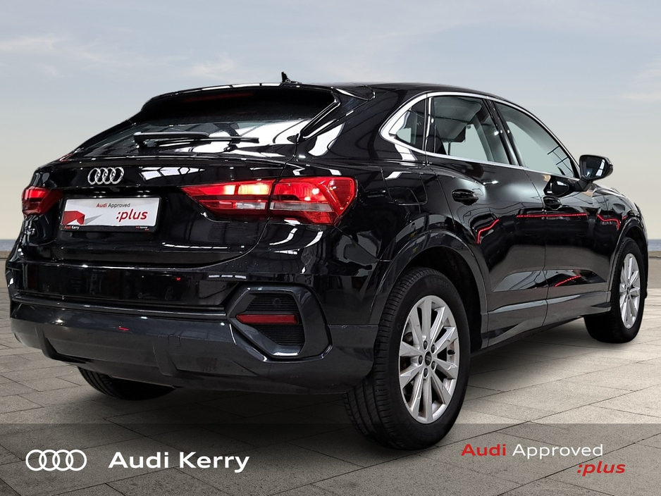 2025 Audi Q3 - image 7