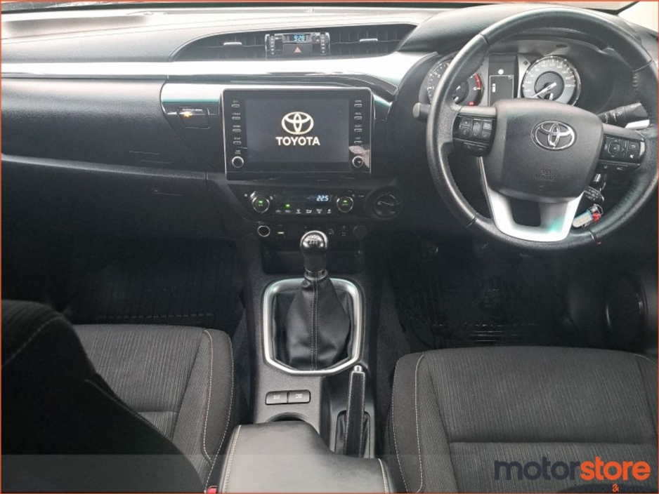 2021 Toyota Hilux HILUX 2.8 DOUBLE CAB SR5 4 DR €37,900