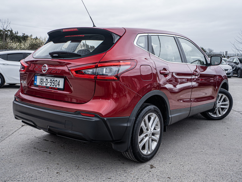 2018 Nissan Qashqai - image 2