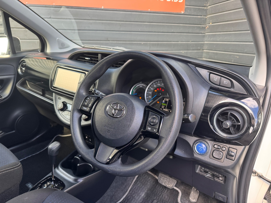 2018 Toyota Yaris - image 7