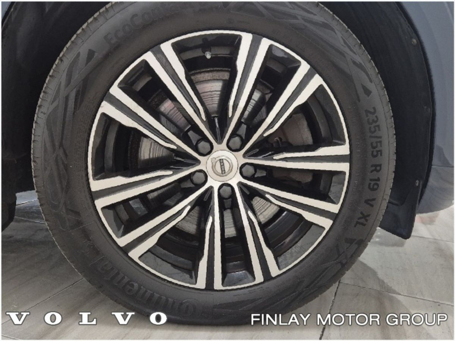 2021 Volvo XC60 - image 10