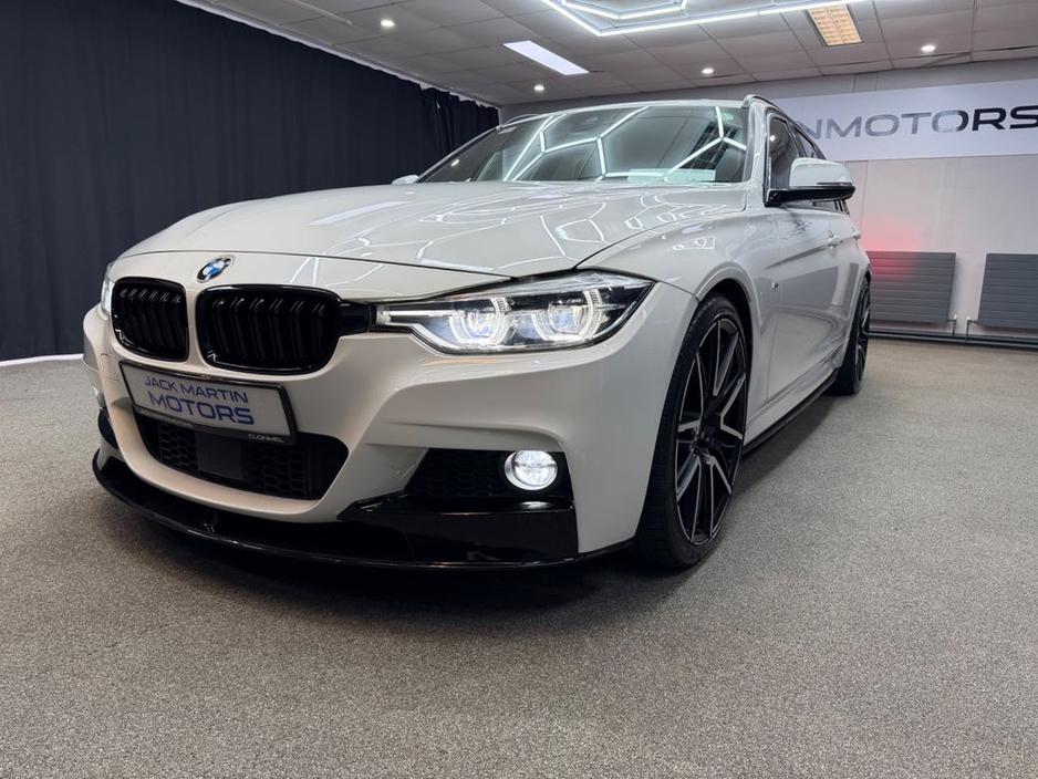 2017 BMW 3 Series - image 3