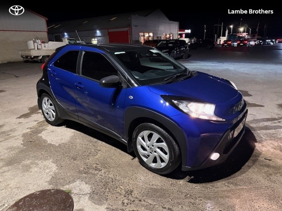 2022 Toyota Aygo - image 7