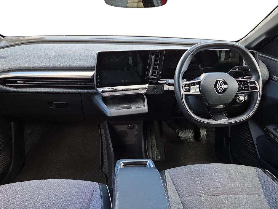 2024 Renault Megane E-Tech - image 2